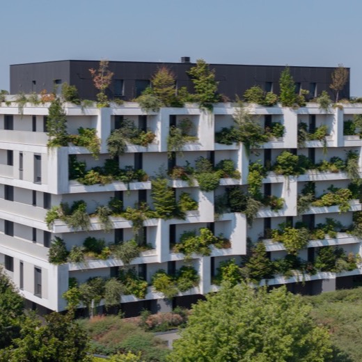 Residenza G.Round a Treviso con facciate verdi, ripresa dal drone